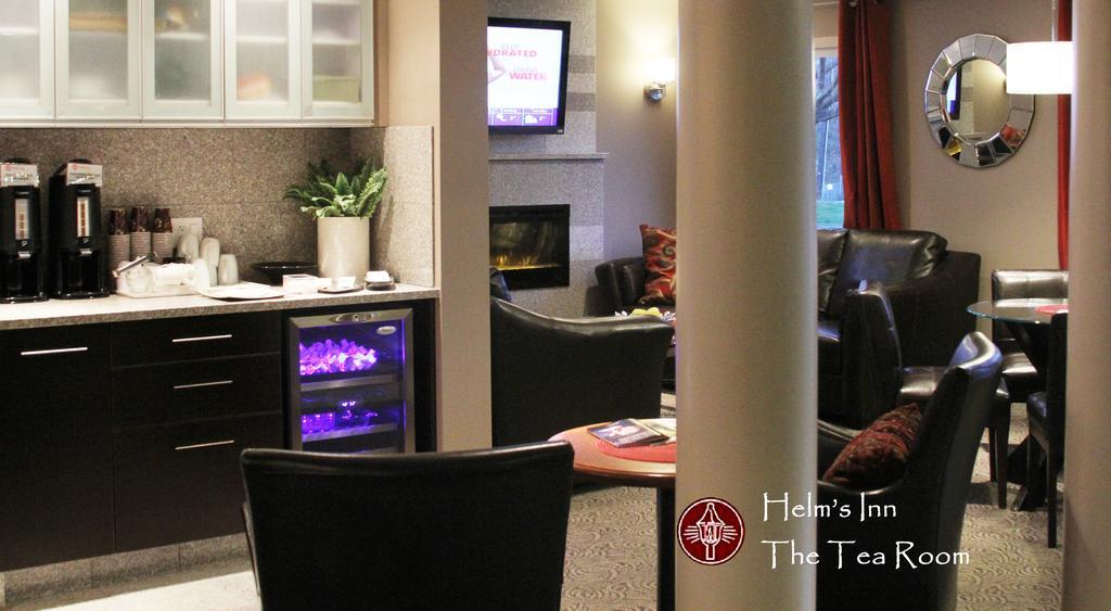 Helm'S Inn วิกตอเรีย ภายนอก รูปภาพ